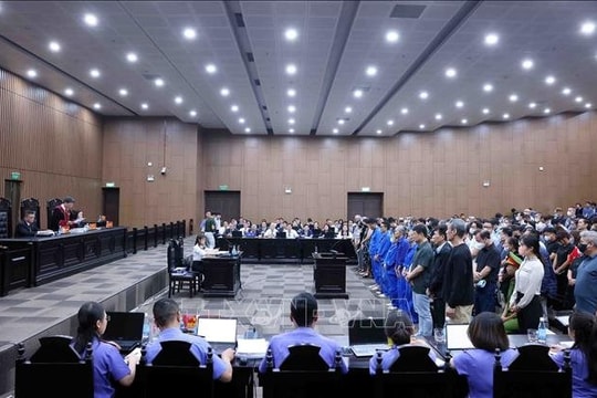 Bản tin pháp đình: Sử dụng nhiều chiêu trò để tổ chức cho người Việt đánh bạc trái phép tại khách sạn