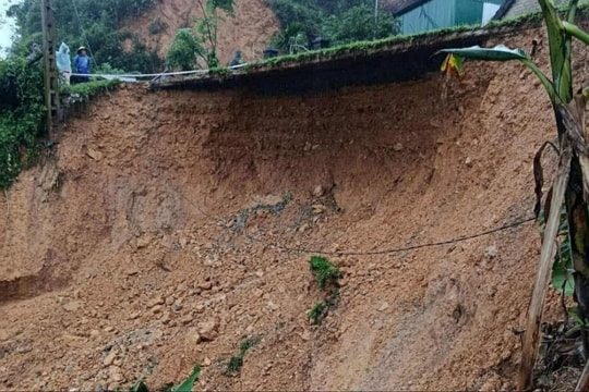 Quốc lộ 46C sạt lở nghiêm trọng do mưa lớn kéo dài