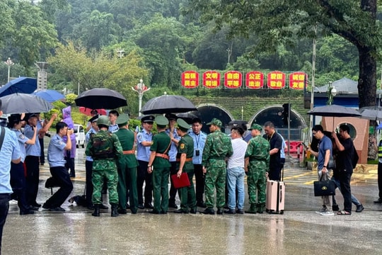 Bắt giữ 49 đối tượng lập cứ điểm lừa đảo tại Hà Nội và Đà Nẵng