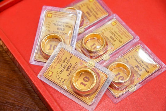 Giá vàng hôm nay 1/11 ổn định