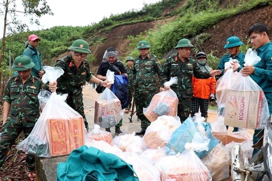 Đảm bảo nguồn hàng hóa thiết yếu phục vụ người dân trong mùa mưa bão
