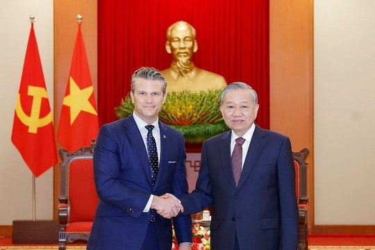 Tổng Bí thư Tô Lâm tiếp Bộ trưởng Chiến tranh Hoa Kỳ Pete Hegseth