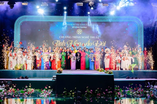 ‏"Tinh hoa Áo dài" - Ấn tượng 100 thiết kế tỏa sáng giữa đêm nghệ thuật tôn vinh vẻ đẹp ‏