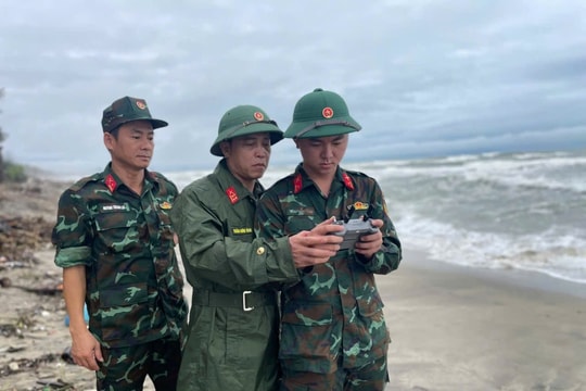 Nguy cơ vỡ đê, sạt lở bờ biển: Bộ CHQS TP Đà Nẵng chỉ đạo khẩn cấp