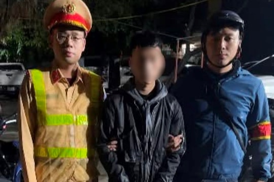 Thanh niên mang theo hung khí đi đánh nhau