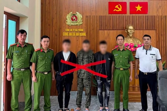 Bắt nhóm thanh niên cướp giật tại cửa hàng điện thoại