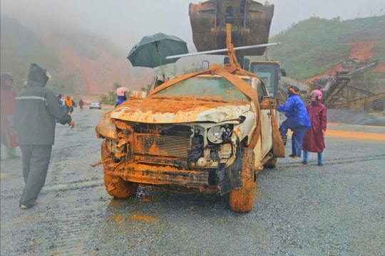 Sạt lở núi nghiêm trọng ở Hà Tĩnh