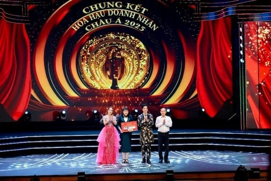 Hoa hậu chung tay khắc phục bão lũ