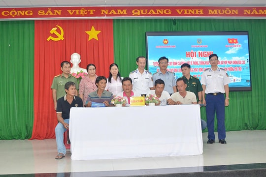 Vùng Cảnh sát biển 3 tuyên truyền về phòng, chống IUU và ký kết hợp tác