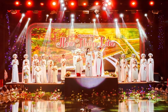 ‏NTK áo dài 3 miền hội tụ tại "Lễ hội Thương hiệu Sản phẩm Thời trang Việt Nam 2025”‏