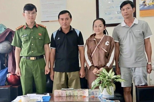 Công an xã Quảng Điền thu hồi hơn 900 triệu đồng chuyển nhầm