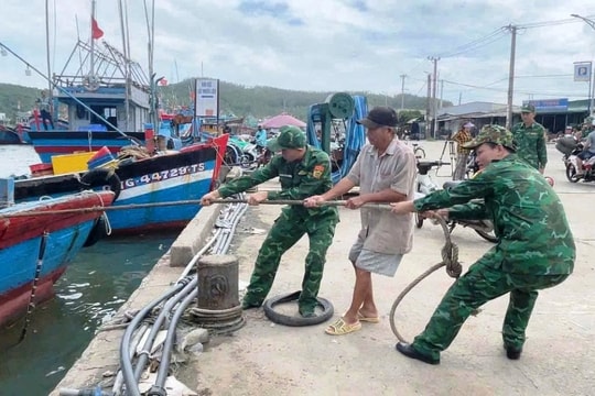 Quảng Ngãi "chạy đua" trước khi bão số 13 đổ bộ