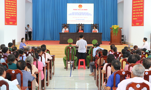 Đồng Tháp: Hàng trăm ngư dân tham dự phiên tòa giả định chống khai thác IUU tại xã Tân Đông