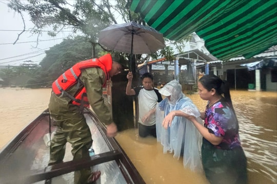 Chưa kịp khôi phục sau mưa lũ, Huế lại chuẩn bị ứng phó bão mới