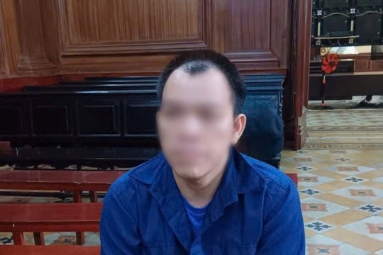 Mang dao chém hàng xóm vì bị ghét