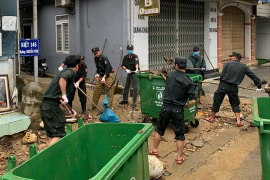 Huế “vừa dọn lũ, vừa đón bão” không để bị động