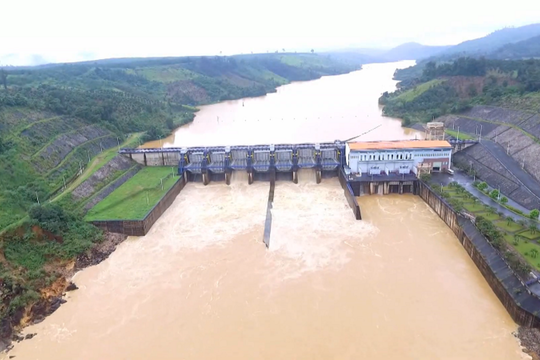 Vận hành khẩn cấp các hồ chứa lớn ứng phó bão số 13 và mưa lũ diện rộng