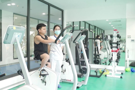 Thành đàn ông và cao thêm 7 cm sau điều trị tại Vinmec