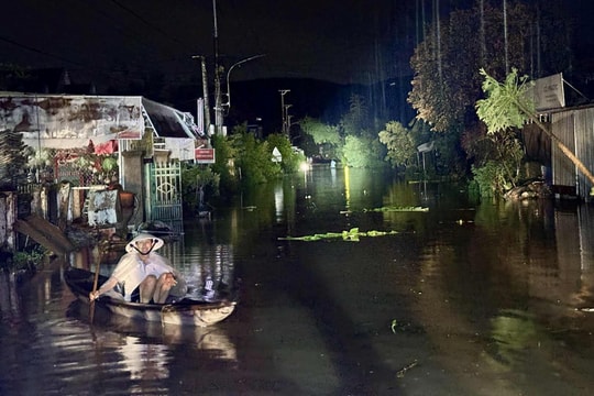 Bão số 13: Đắk Lắk có 2 người tử vong, 326 nhà bị tốc mái và 147 nhà ngập nước