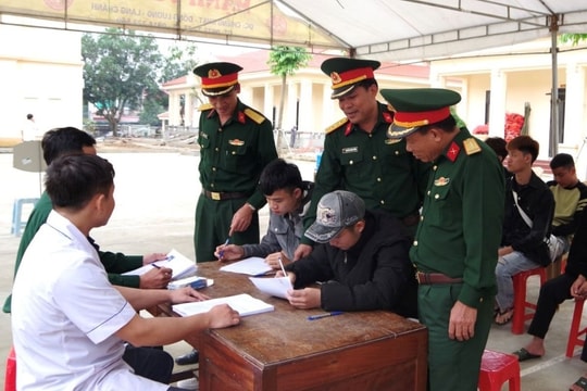 Phạt hành chính 4 thanh niên không khám tuyển nghĩa vụ quân sự