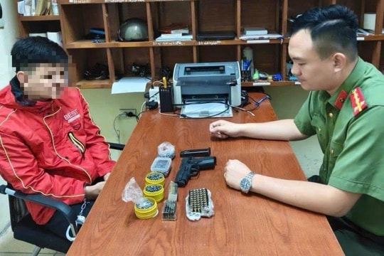 Bắt giữ đối tượng rao bán vũ khí quân dụng trên mạng