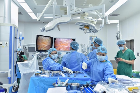 Lần đầu Hội nghị ghép tạng có mổ thị phạm trực tiếp