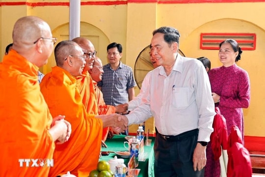 Chủ tịch Quốc hội Trần Thanh Mẫn dự Ngày hội đại đoàn kết dân tộc ở Cần Thơ