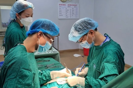 Phẫu thuật thành công ca viêm phúc mạc hiếm gặp ở trẻ sơ sinh