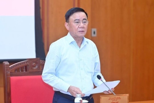 Kết luận của Bộ Chính trị về một số giải pháp đột phá trong tuyển dụng, bố trí, sử dụng, đãi ngộ cán bộ