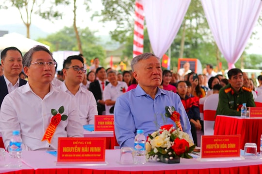 Phó Thủ tướng Nguyễn Hòa Bình tham dự Lễ khởi công xây dựng công trình trường học vùng biên ở Hà Tĩnh