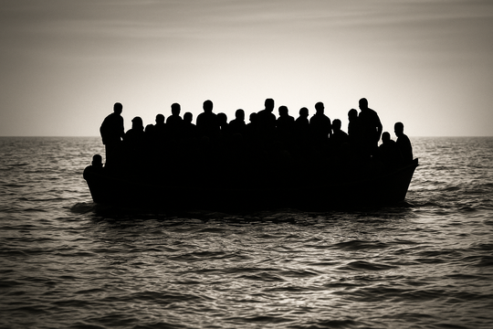 Malaysia tìm kiếm hàng trăm nạn nhân lật thuyền ở vùng biển Langkawi