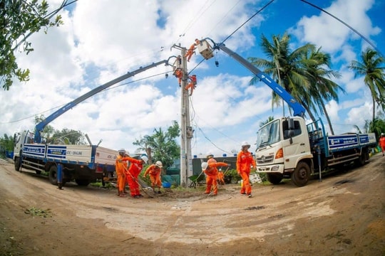 Gần 85% khách hàng miền Trung – Tây Nguyên đã có điện sau bão Kalmaegi