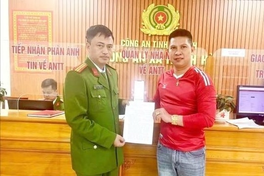 Công an xã giúp người dân nhận lại gần 500 triệu đồng do chuyển khoản nhầm