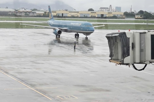 Vietnam Airlines vận chuyển miễn phí hàng hóa hỗ trợ vùng lũ miền Trung