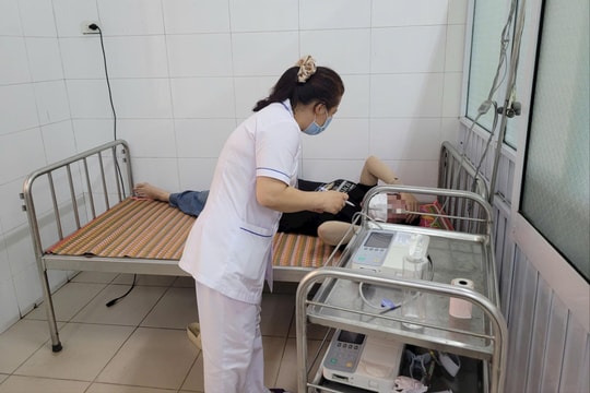 Sở Y tế Huế kiểm tra, làm rõ nguyên nhân vụ nghi ngộ độc thực phẩm tập thể