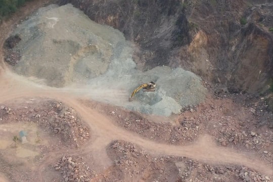 Phát hiện thi thể trong mỏ đất đang khai thác ở phường Phong Điền