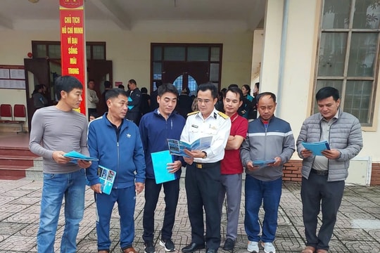 Hàng trăm chủ tàu cá ở Nghệ An được tập huấn chống khai thác hải sản bất hợp pháp