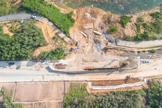 Đề xuất xây cầu cạn trên cao tốc La Sơn - Hòa Liên