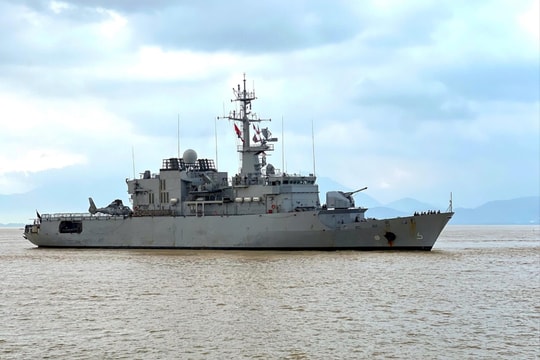 Tàu tuần dương Prairial thăm Đà Nẵng, mở rộng hợp tác hải quân Việt - Pháp