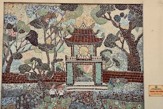 Bức tranh tái chế Văn Miếu - Hành trình sáng tạo và giáo dục xanh tại trường Tiểu học Liên Mạc