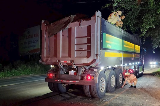 CSGT Đắk Lắk “tuýt còi” xe đầu kéo “cơi nới” thành thùng