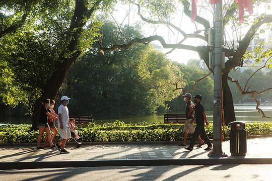 Thời tiết hôm nay 15/11: Bắc Bộ nắng hanh, Trung Bộ và Nam Bộ ít mưa