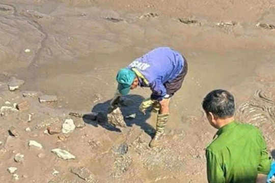 Tìm danh tính bộ xương người phụ nữ dưới ao cá