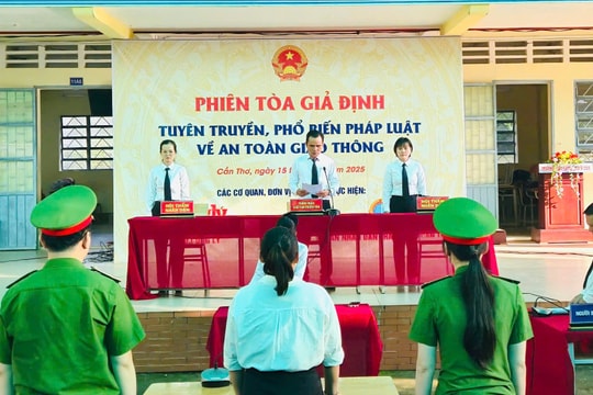 800 học sinh Trường THPT Lương Định Của hào hứng theo dõi phiên tòa giả định tuyên truyền về ATGT