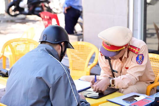 Ngày đầu thực hiện tổng kiểm soát xe máy và xe máy điện tại Hải Phòng