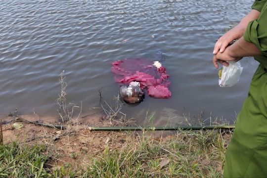 Thi thể người đàn ông nổi trên hồ nước ở Chân Mây - Lăng Cô