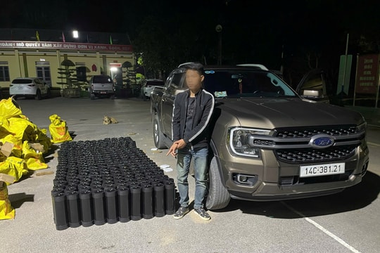 Bắt giữ đối tượng vận chuyển 224 bình khí cười