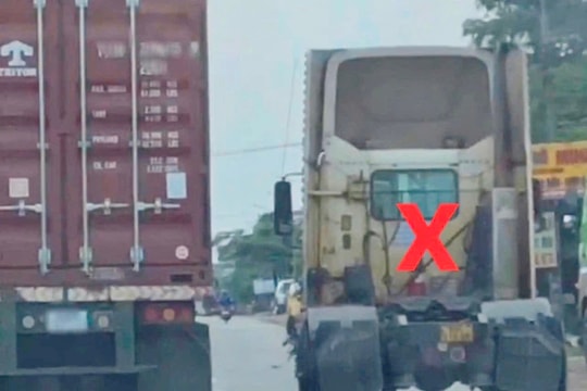 Xử phạt tài xế đầu kéo “đánh võng làn đường” trên Quốc lộ 1A