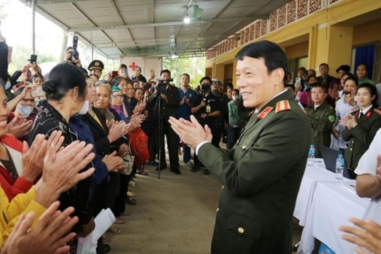 Đại tướng Lương Tam Quang dự Ngày hội đại đoàn kết toàn dân tộc tại tỉnh Lạng Sơn