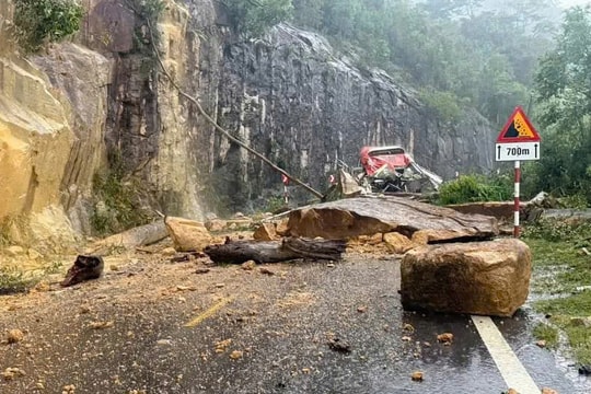 Hỗ trợ khẩn cấp 50 tỷ đồng cho tỉnh Khánh Hòa khắc phục thiệt hại do mưa lũ